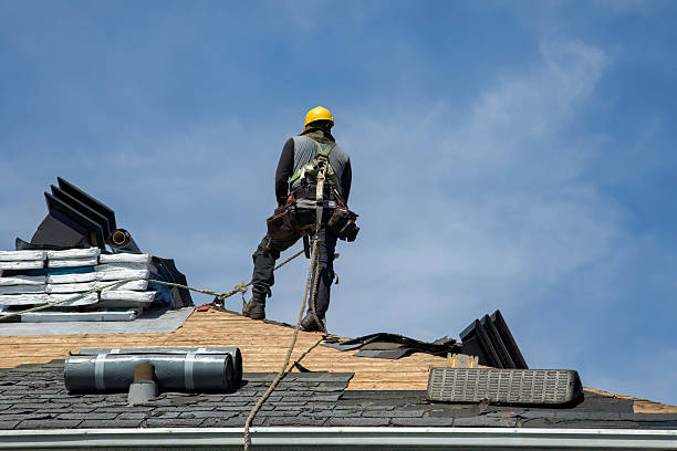 Professional Gutter Installation technician working in Rosharon, TX